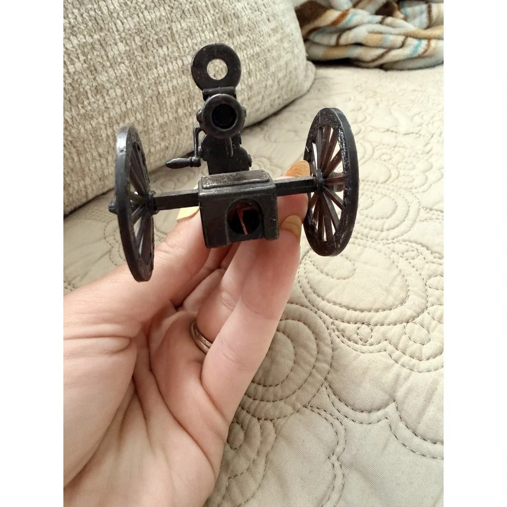 Vintage Diecast Metal Pencil Sharpener Cannon